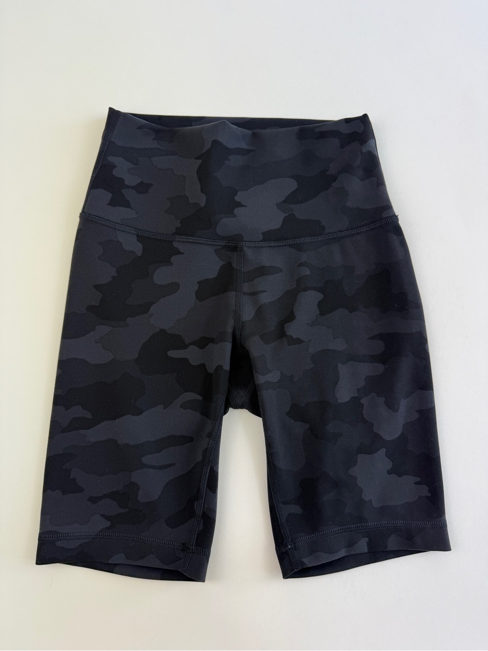 Lululemon Wunder Train High Rise Short 8"